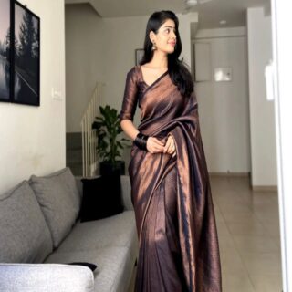 Proficient Black Soft Silk Saree With Unequalled Blouse Piece