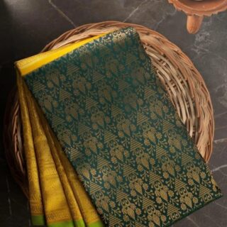 Exuberant Green Soft Banarasi Silk Saree With Luxuriant Blouse Piece