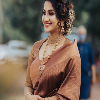 Unequalled Wine Soft Banarasi Silk Saree With Snazzy Blouse Piece
